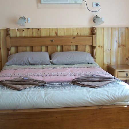Готель Ilfracombe Caravan Park Екстер'єр фото